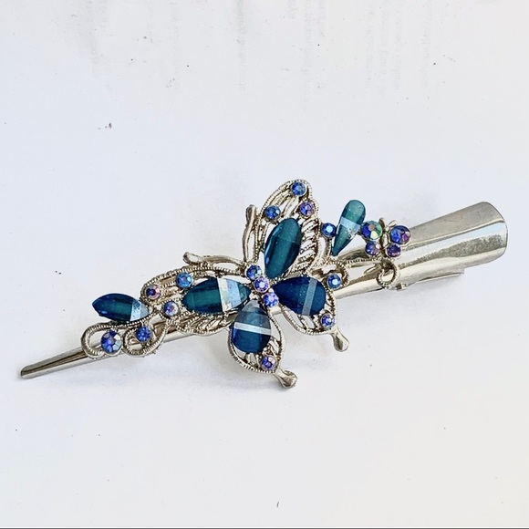 Accessories - Blow and silver butterfly clip